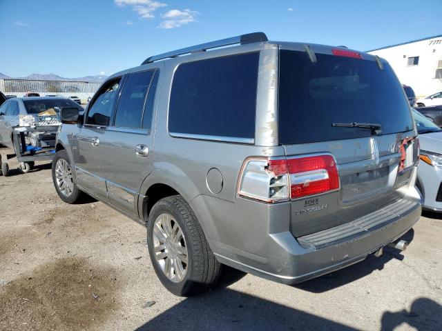 5LMFU28548LJ08599 - 2008 LINCOLN NAVIGATOR SILVER photo 2