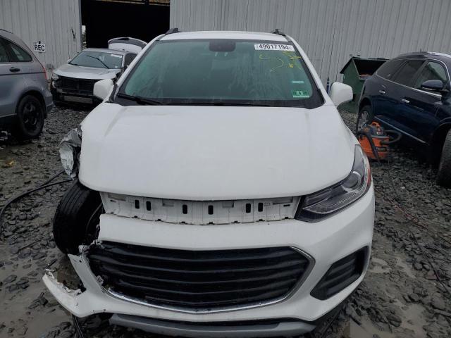 KL7CJPSB0JB568933 - 2018 CHEVROLET TRAX 1LT WHITE photo 5