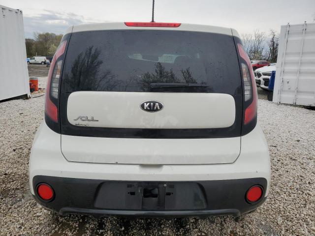 KNDJN2A23J7566809 - 2018 KIA SOUL WHITE photo 6