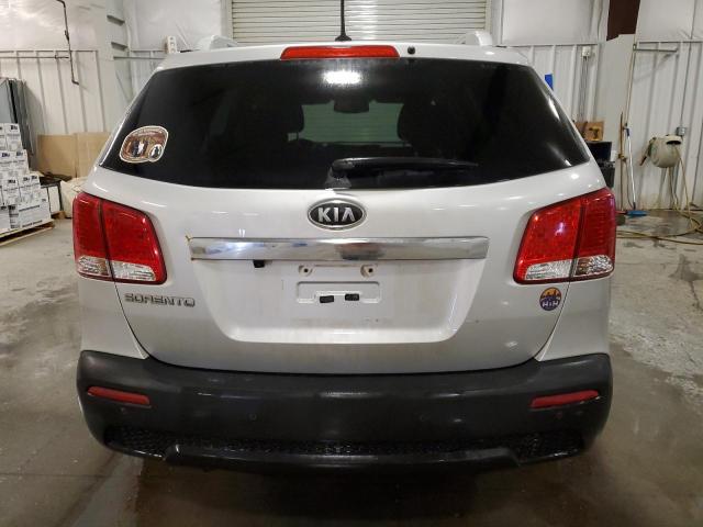 5XYKTCA68CG290653 - 2012 KIA SORENTO BASE SILVER photo 6