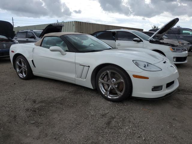 1G1YW3DW2B5111052 - 2011 CHEVROLET CORVETTE GRAND SPORT WHITE photo 4