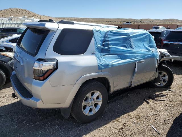 JTEEU5JR4N5271587 - 2022 TOYOTA 4RUNNER SR5 SILVER photo 3