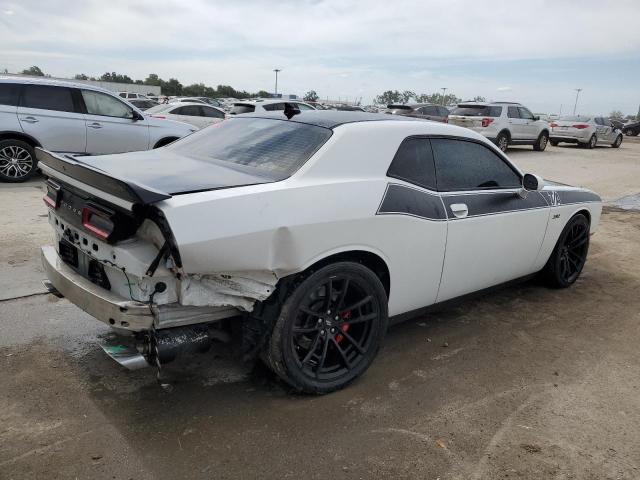 2C3CDZFJXJH220057 - 2018 DODGE CHALLENGER R/T 392 WHITE photo 3