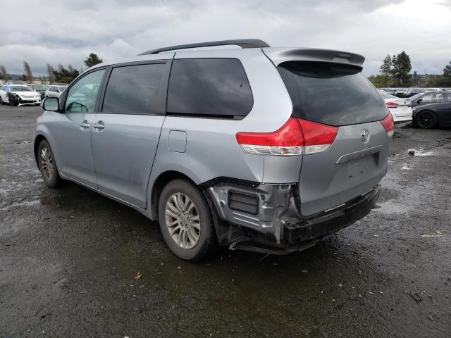 5TDYK3DC7BS095790 - 2011 TOYOTA SIENNA XLE SILVER photo 2