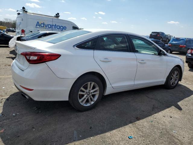 5NPE24AFXFH110415 - 2015 HYUNDAI SONATA SE WHITE photo 3