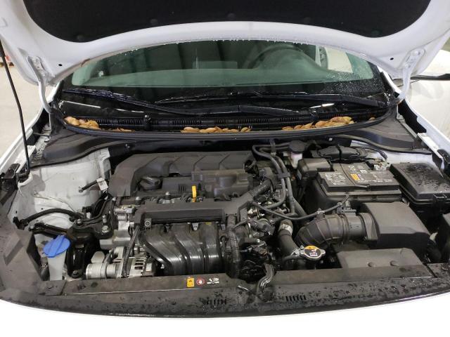 3KPA24AD3NE454975 - 2022 KIA RIO LX WHITE photo 11