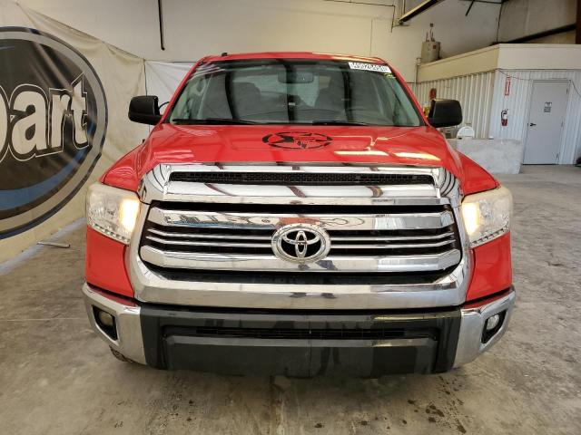 5TFDW5F12FX484721 - 2015 TOYOTA TUNDRA CREWMAX SR5 RED photo 5