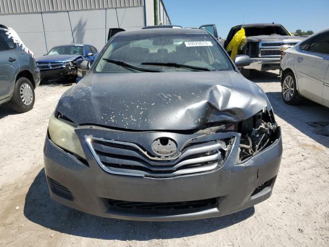 4T1BF3EK3BU663752 - 2011 TOYOTA CAMRY BASE GRAY photo 5