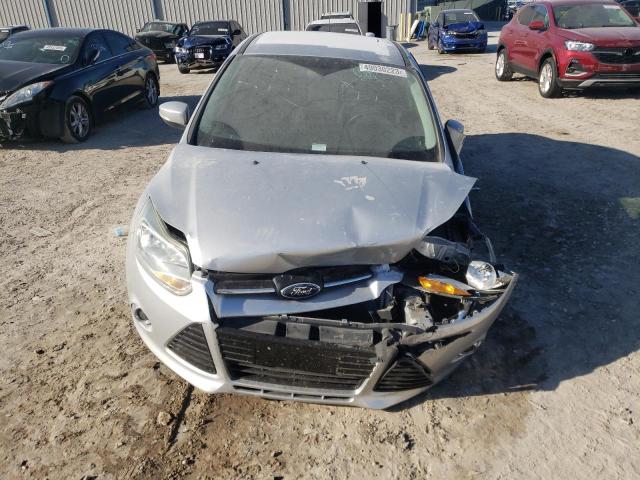 1FAHP3H22CL200358 - 2012 FORD FOCUS SEL SILVER photo 5