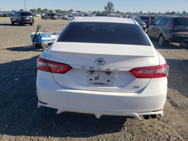 4T1B11HK4JU675664 - 2018 TOYOTA CAMRY L WHITE photo 6