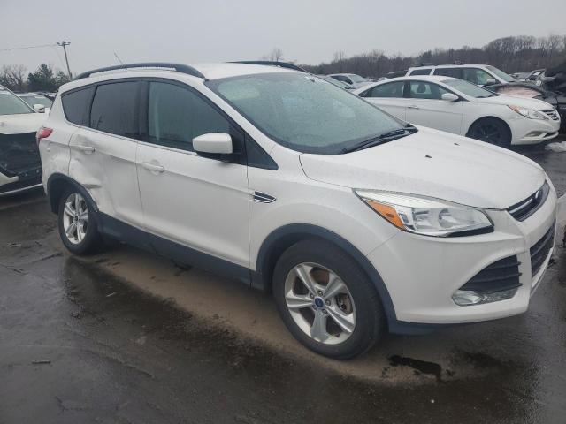 1FMCU9G95FUA48214 - 2015 FORD ESCAPE SE WHITE photo 4