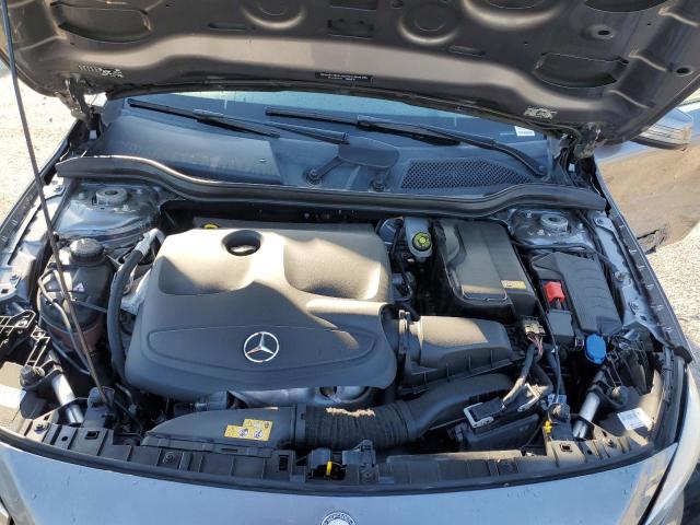 WDCTG4GB1GJ193748 - 2016 MERCEDES-BENZ GLA 250 4MATIC GRAY photo 11