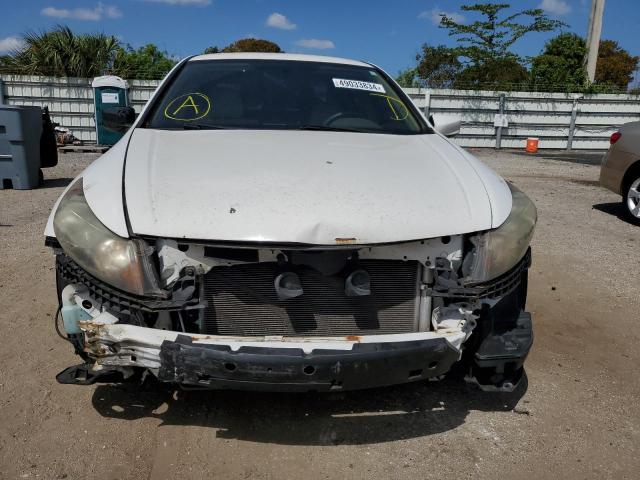 1HGCP26329A182816 - 2009 HONDA ACCORD LX WHITE photo 5