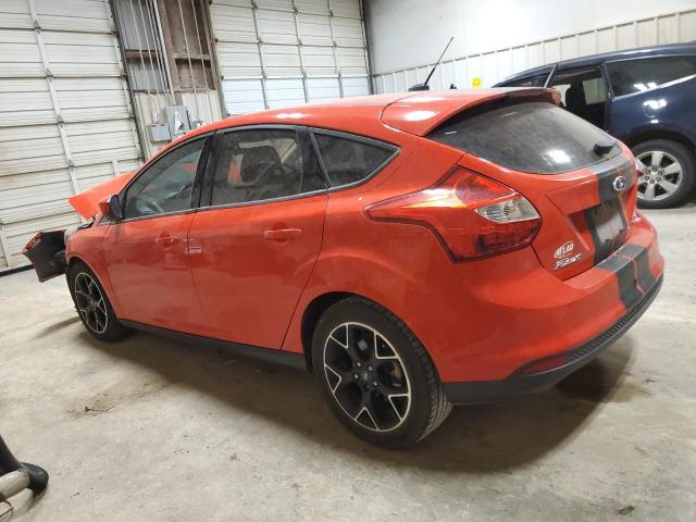 1FAHP3K21CL474112 - 2012 FORD FOCUS SE RED photo 2