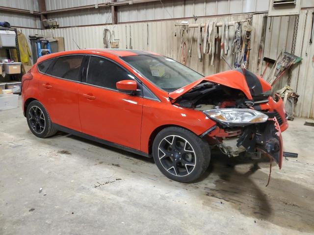 1FAHP3K21CL474112 - 2012 FORD FOCUS SE RED photo 4