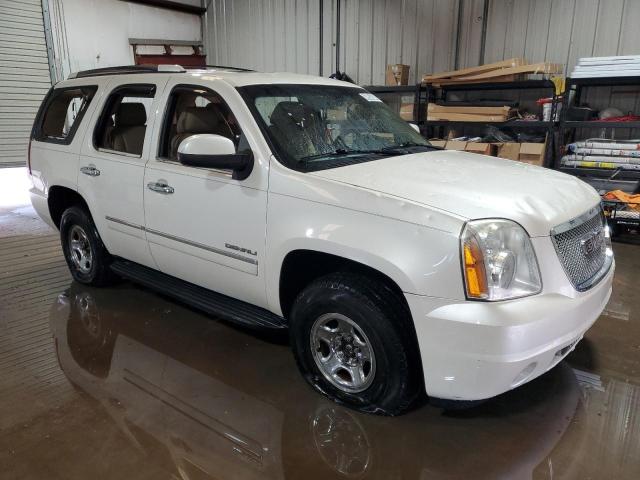 1GKS2EEF6BR189950 - 2011 GMC YUKON DENALI WHITE photo 4