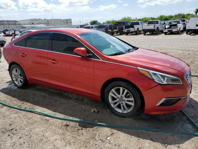 5NPE24AF5HH464863 - 2017 HYUNDAI SONATA SE RED photo 4