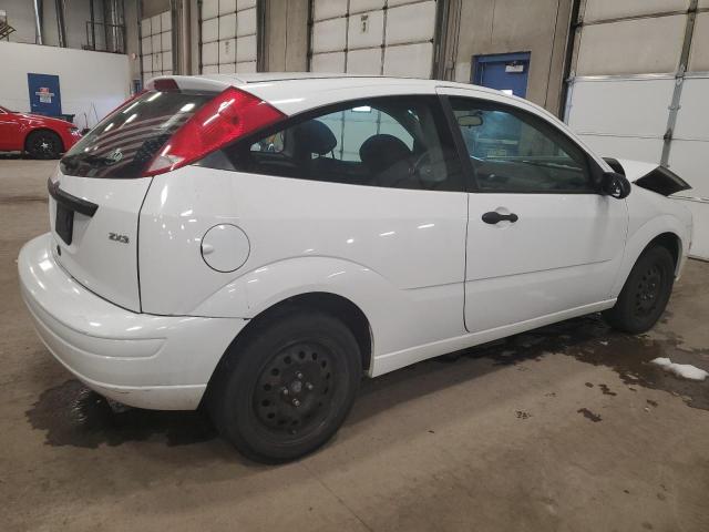 1FAHP31N86W219584 - 2006 FORD FOCUS ZX3 WHITE photo 3