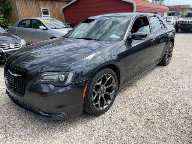 2C3CCABGXGH244043 - 2016 CHRYSLER 300 S CHARCOAL photo 2