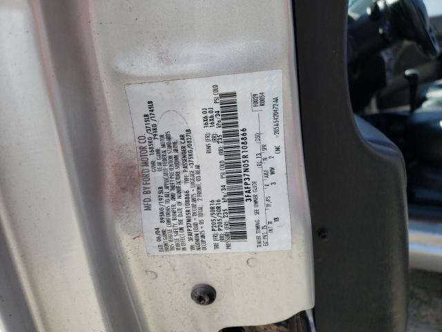 3FAFP37N05R108866 - 2005 FORD FOCUS ZX5 SILVER photo 12