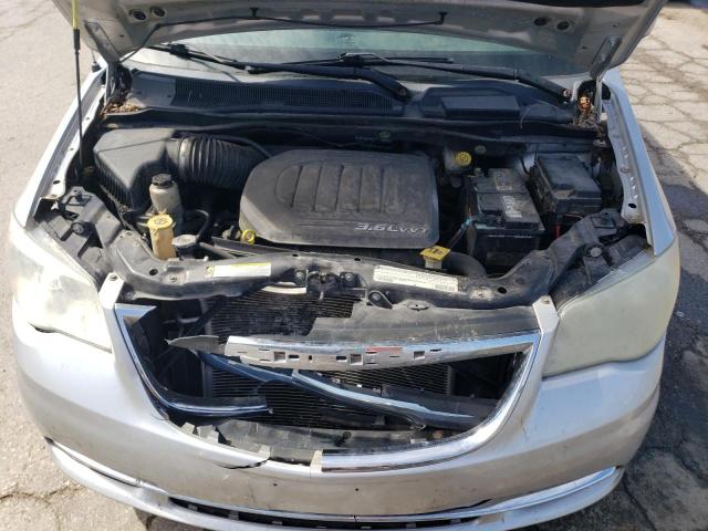 2A4RR8DG3BR702240 - 2011 CHRYSLER TOWN & COU TOURING L SILVER photo 12