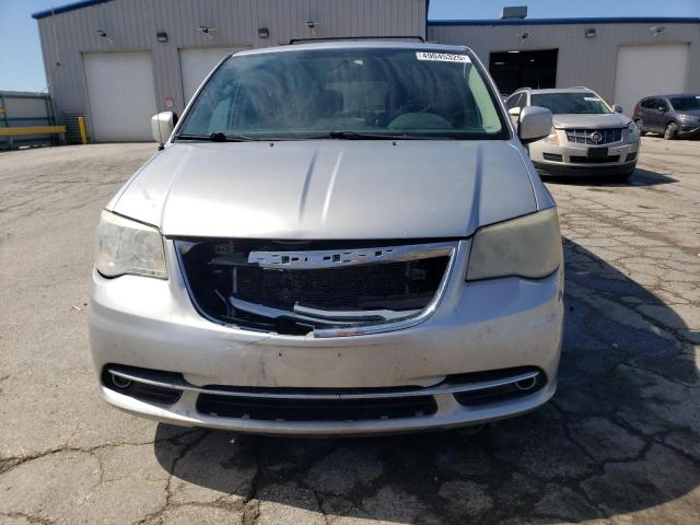 2A4RR8DG3BR702240 - 2011 CHRYSLER TOWN & COU TOURING L SILVER photo 5
