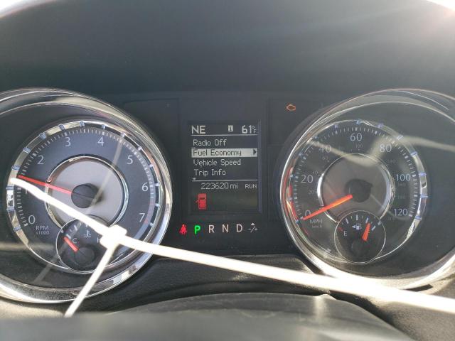 2A4RR8DG3BR702240 - 2011 CHRYSLER TOWN & COU TOURING L SILVER photo 9