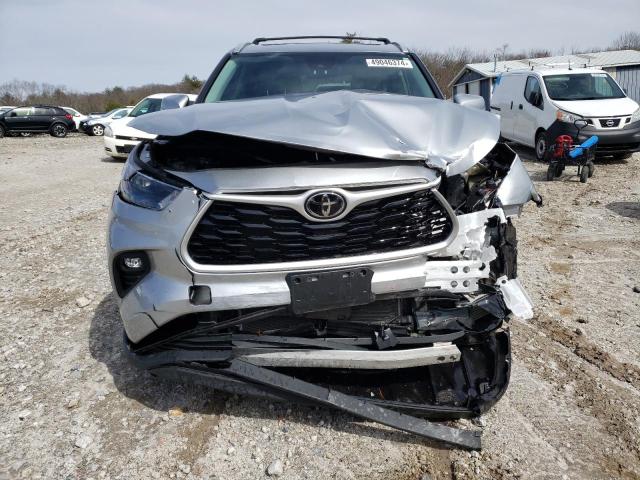 5TDGZRBH6NS206312 - 2022 TOYOTA HIGHLANDER XLE SILVER photo 5