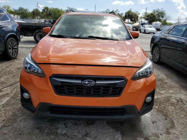 JF2GTACC5JH243633 - 2018 SUBARU CROSSTREK PREMIUM ORANGE photo 5