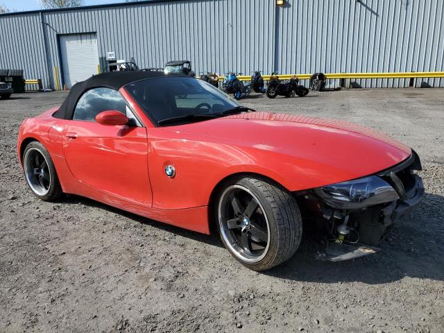 4USBT53585LT28089 - 2005 BMW Z4 3.0 Czerwony zdjęcie 4
