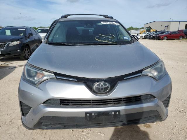 JTMZFREV0JJ176749 - 2018 TOYOTA RAV4 LE SILVER photo 5