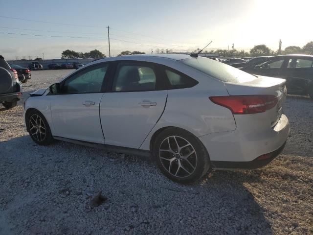 1FADP3H2XJL245575 - 2018 FORD FOCUS SEL WHITE photo 2