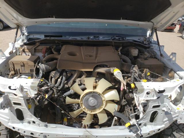 5TFMA5DB7NX026696 - 2022 TOYOTA TUNDRA CREWMAX PLATINUM თეთრი ფოტო 11
