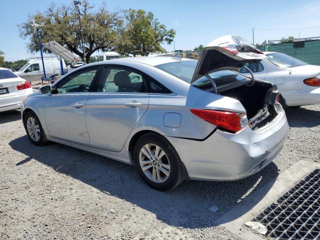 5NPEB4AC8CH466847 - 2012 HYUNDAI SONATA GLS SILVER photo 2