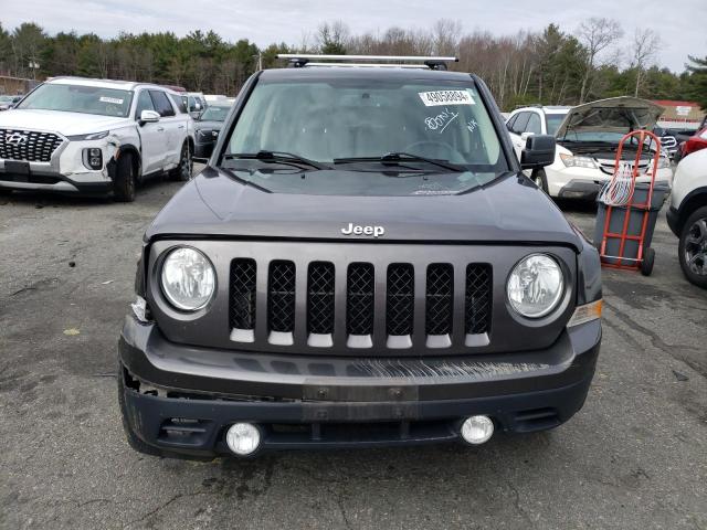 1C4NJRFB5FD258449 - 2015 JEEP PATRIOT LATITUDE GRAY photo 5