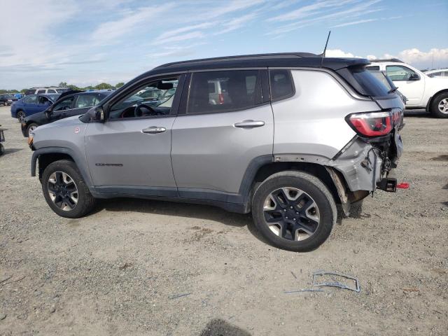 3C4NJDDB4JT441639 - 2018 JEEP COMPASS TRAILHAWK SILVER photo 2