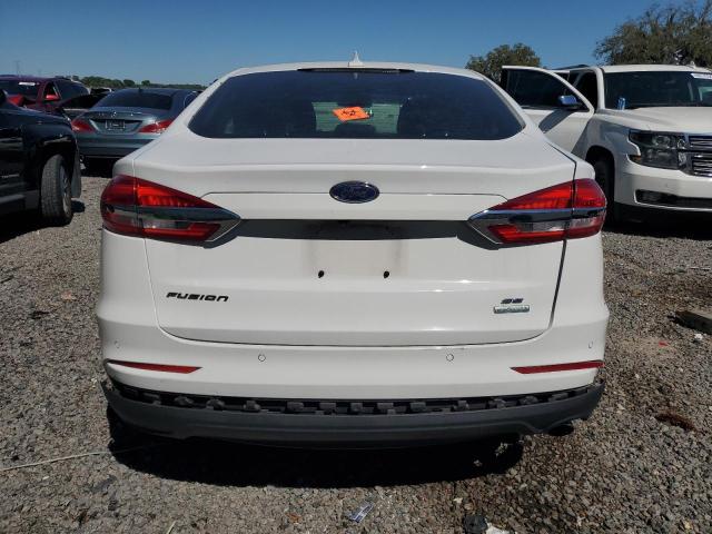 3FA6P0HD3KR239449 - 2019 FORD FUSION SE WHITE photo 6