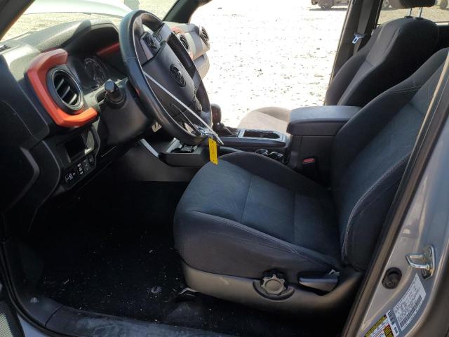 3TMCZ5AN1JM171686 - 2018 TOYOTA TACOMA DOUBLE CAB SILVER photo 7