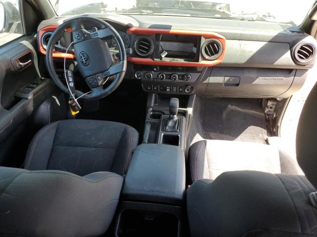 3TMCZ5AN1JM171686 - 2018 TOYOTA TACOMA DOUBLE CAB SILVER photo 8