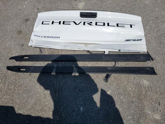 3GCUDHEL3NG559696 - 2022 CHEVROLET SILVERADO K1500 ZR2 WHITE photo 12