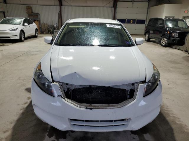 1HGCP2F44BA025514 - 2011 HONDA ACCORD LXP WHITE photo 5