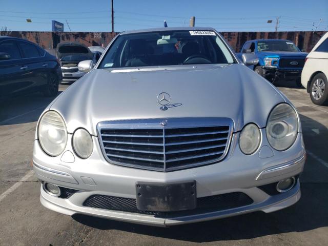 WDBUF72X89B383317 - 2009 MERCEDES-BENZ E 550 SILVER photo 5