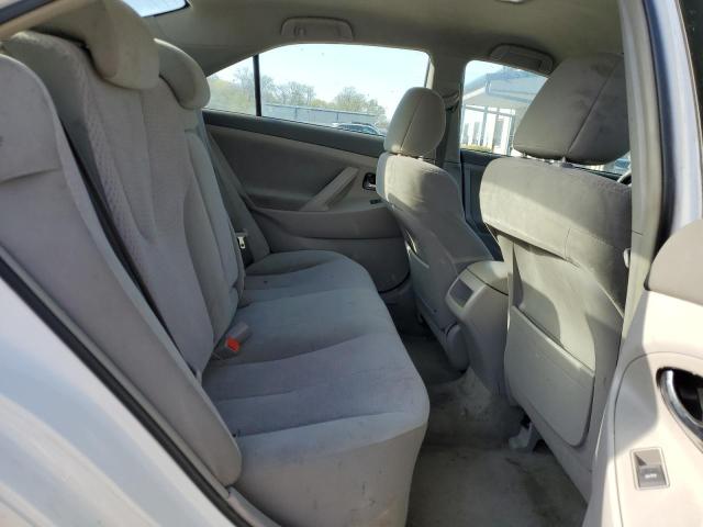 4T1BF3EK8BU760137 - 2011 TOYOTA CAMRY BASE WHITE photo 10