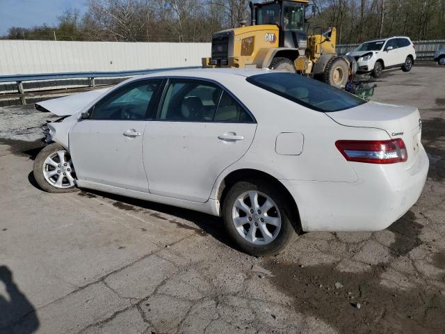 4T1BF3EK8BU760137 - 2011 TOYOTA CAMRY BASE WHITE photo 2