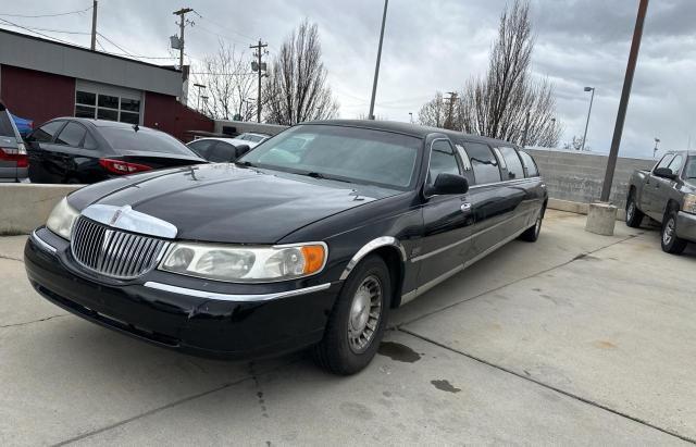 1L1FM81W2XY710154 - 1999 LINCOLN TOWN CAR EXECUTIVE BLACK photo 2