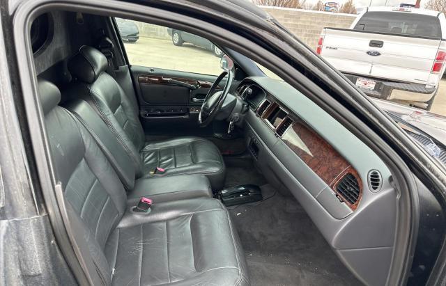 1L1FM81W2XY710154 - 1999 LINCOLN TOWN CAR EXECUTIVE BLACK photo 5