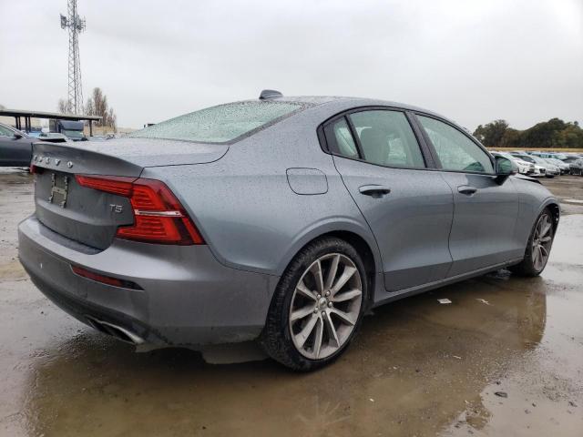 7JR102FK8KG001384 - 2019 VOLVO S60 T5 MOMENTUM GRAY photo 3