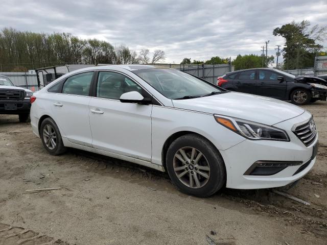 5NPE24AF1FH121013 - 2015 HYUNDAI SONATA SE WHITE photo 4