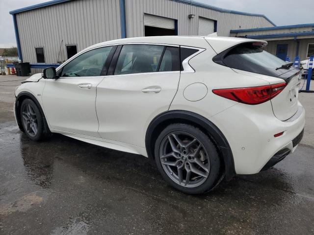 SJKCH5CP2JA047793 - 2018 INFINITI QX30 BASE WHITE photo 2