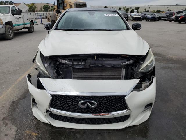 SJKCH5CP2JA047793 - 2018 INFINITI QX30 BASE WHITE photo 5